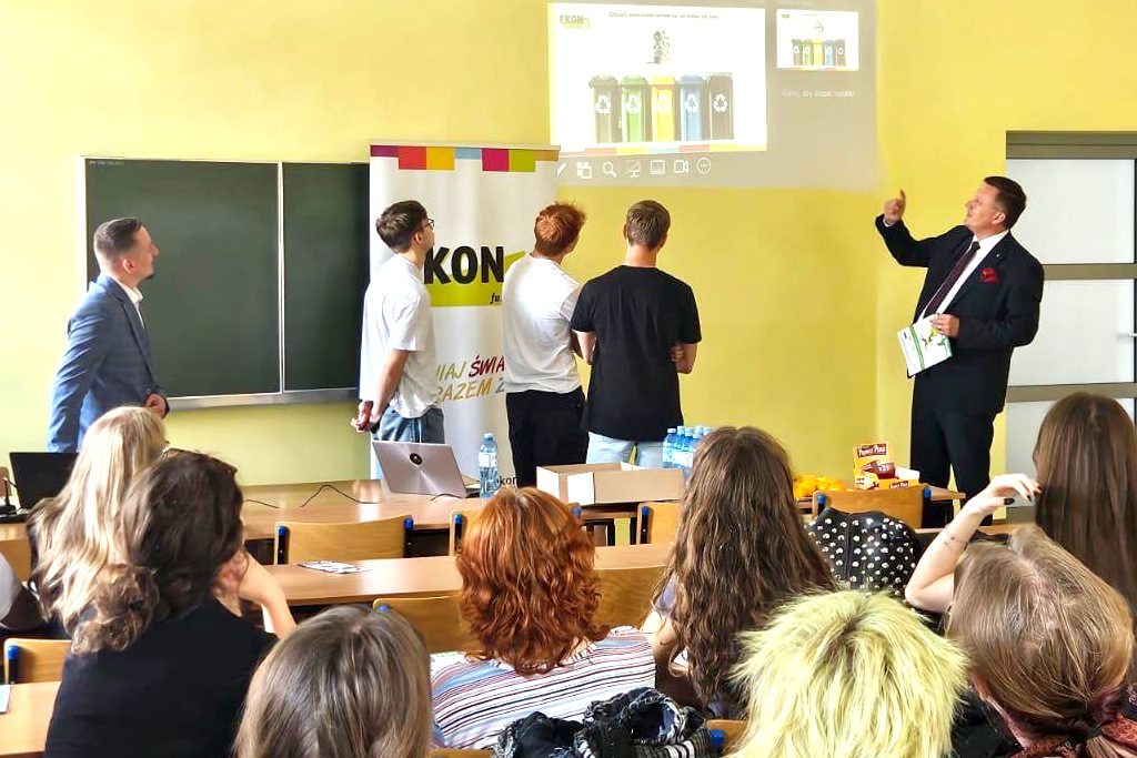 fundacja-ekon-katowice-01-kampanie-edukacyjne-akcje-charytatywne-lekcje-ekologii-wyklady-ekologiczne1